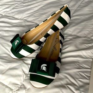 Lily Bee MSU Flats w/interchangeable Bow Clips. Size 8